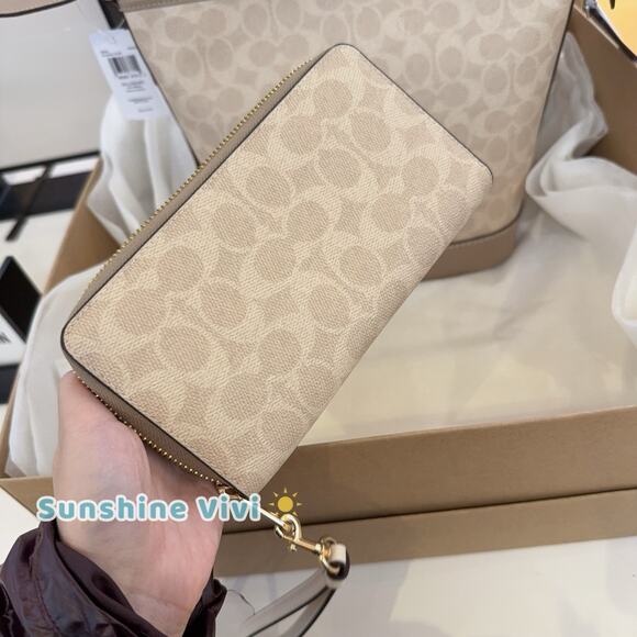 NWT Bundle Coach CBH20 Jude Duffle & CW778 Long Wallet Gold/Sand/Chalk - Picture 9 of 13